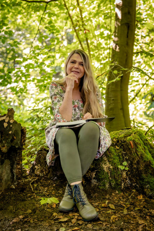 Shinaja im Wald